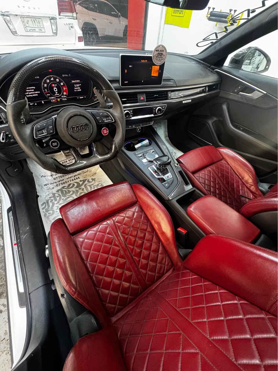 اودي S4  ٢٠١٨ من النوادر هاي السياره 
سته سلندر تون توربو ٣٠٠٠ مصروف عليه هوايه السياره 
وارد المانيه مكفوله من الصبغ والضربه دعاميه اماميه فقط مصبوغه 
فتحه 
داخل احمر 
خمس كامرات 
اضافات كاربون فايبر 
دركه وقبضه كير كاربون اصليه 
مغلفه بيبي اف طافي 
عطاس توربو وكزوز 
ويل ٢٠ رياضي وتاير تو سايز 
ماشيه ٧٢ كم مو ميل 
مبدل بيه مكينه جديده من دبي 
السعر ٢٦ الف يعني ٢٦٠ ورقه وبيه مجال بسيط 
الكراده شارع ٦٢ 
***********
*********** بغداد, العراق
