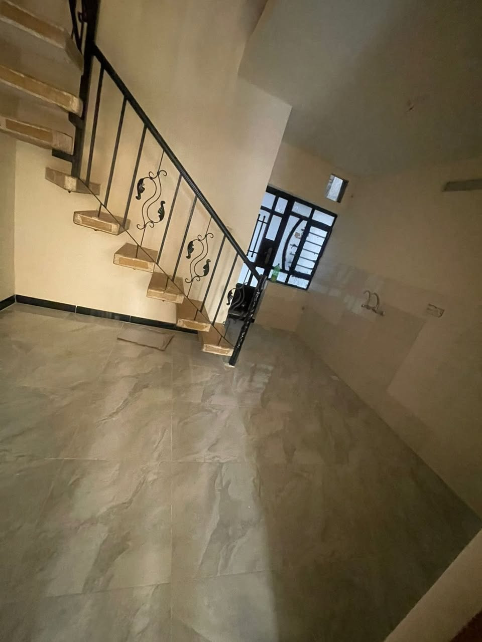 للإيجار في السيدية 🏠

📍 الموقع: السيدية – عرض شارع 15

📐 دار المساحة: 50 متر

🔹 مواصفات الدار:

غرفتين نوم 🛏️

صالة 

مطبخ 🍽️

خدمات كاملة 🚿

✨ الدار نظيف جداً وجاهز للسكن فوراً

الأيجار 750 ألف

📞 للاستفسار أكثر

  الاتصال على الرقم:  
***********6
