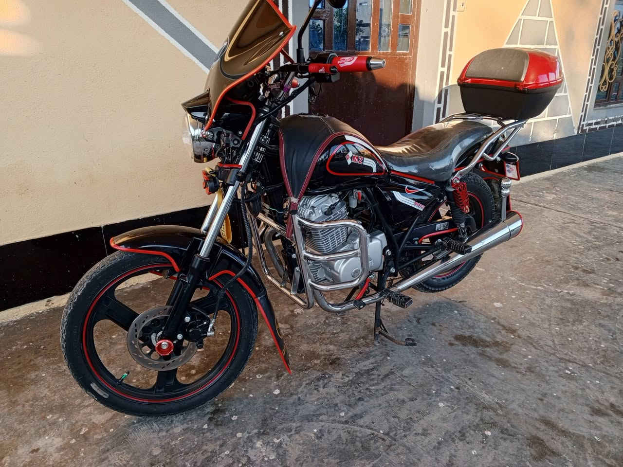 للبيع امزت موديل 2023 اي نقص ما بيه كهربائيات كلهة شغاله السعر قفل مليون و 350 الاستفسار ***********
