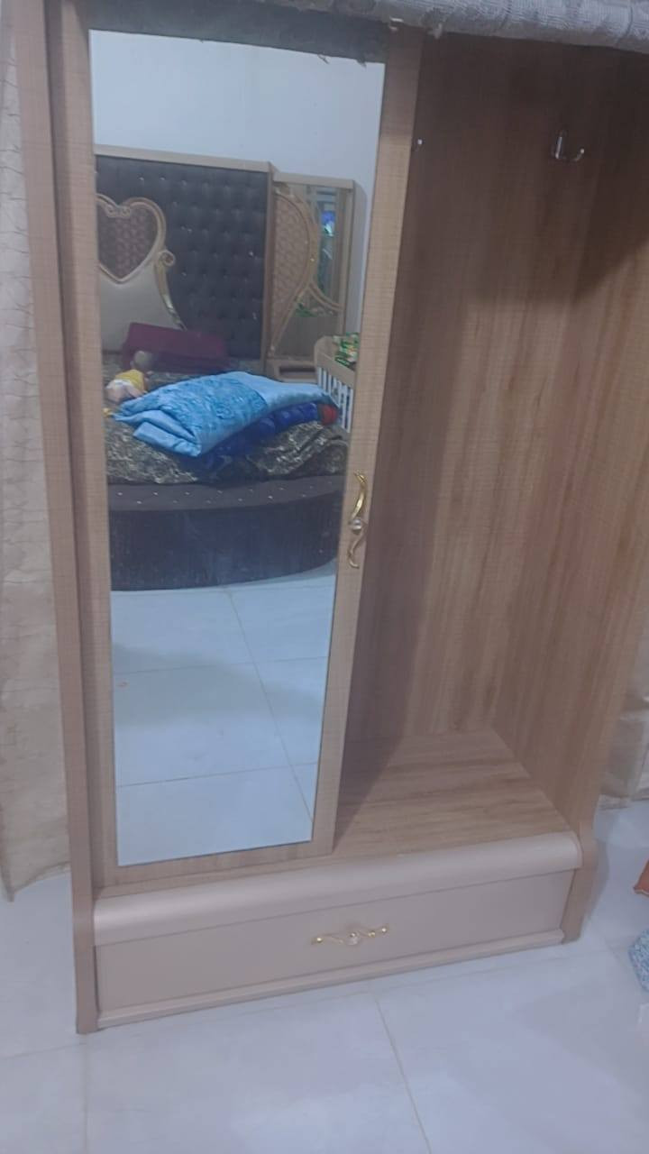 غرفه نوم تركيه نضيفه 12قطعه السعر  مليون وربع للاستفسار الاتصال عل الرقم***********
