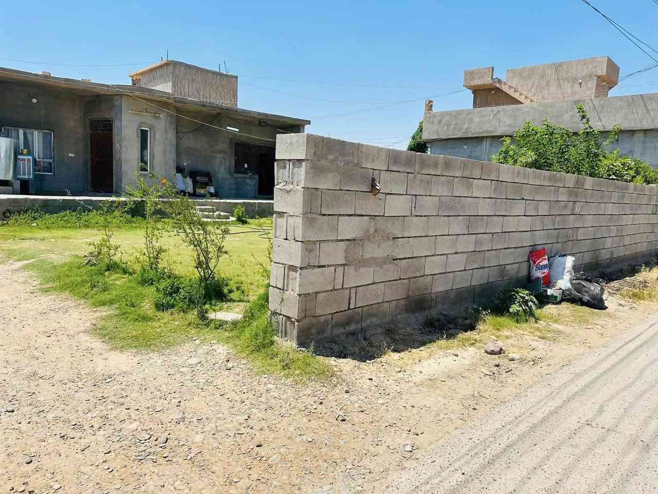 تعال وشوف بلاش البلاش دار سكن للبيع مكان حي جامعه النبراس  مباشر عالتبليط مساحه 700 متر جميع الخدمات متوفره متكون من صاله ضيافه وهول وموزع وغرفتين ومطبخ ومجمع صحيات داخلي وخارجي وحديقه كبيره وكراج ومسيج بالكامل للمعاينه والمشاهده 

للاستفسار الاتصال 

*********** 
اكتب تم بالتعاليق يتم الرد عليك مباشر
