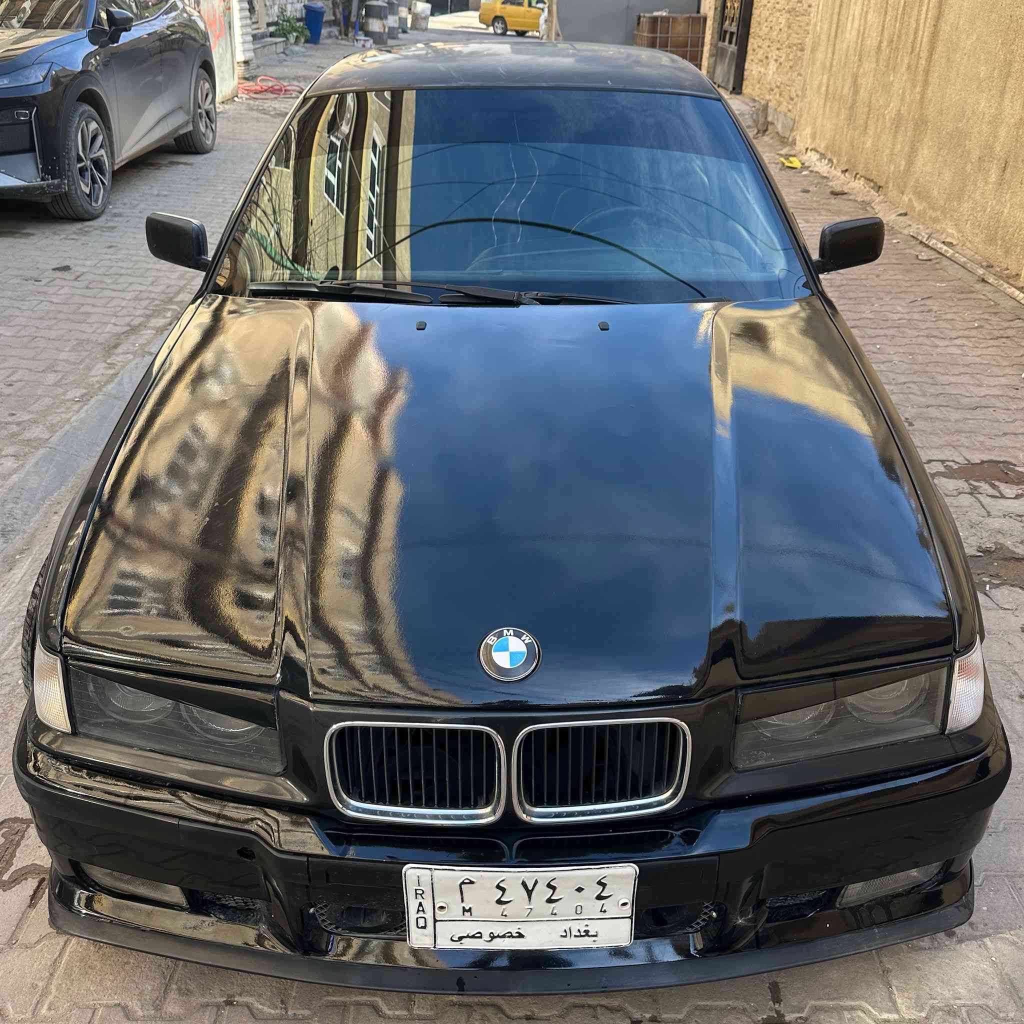 Bmw E36 318 
اربعة سلندر 
كير عادي
تبريد 
منظومة زنون
باتري جديد تخم تايرات جديد
سستم صوت امبليفاير ودمام و 8 سماعات 
نقصها الباور ستيرن ملغي شالع القايش مالته
للبيع 40 ورقة مكاني بغداد الجديدة 
***********
