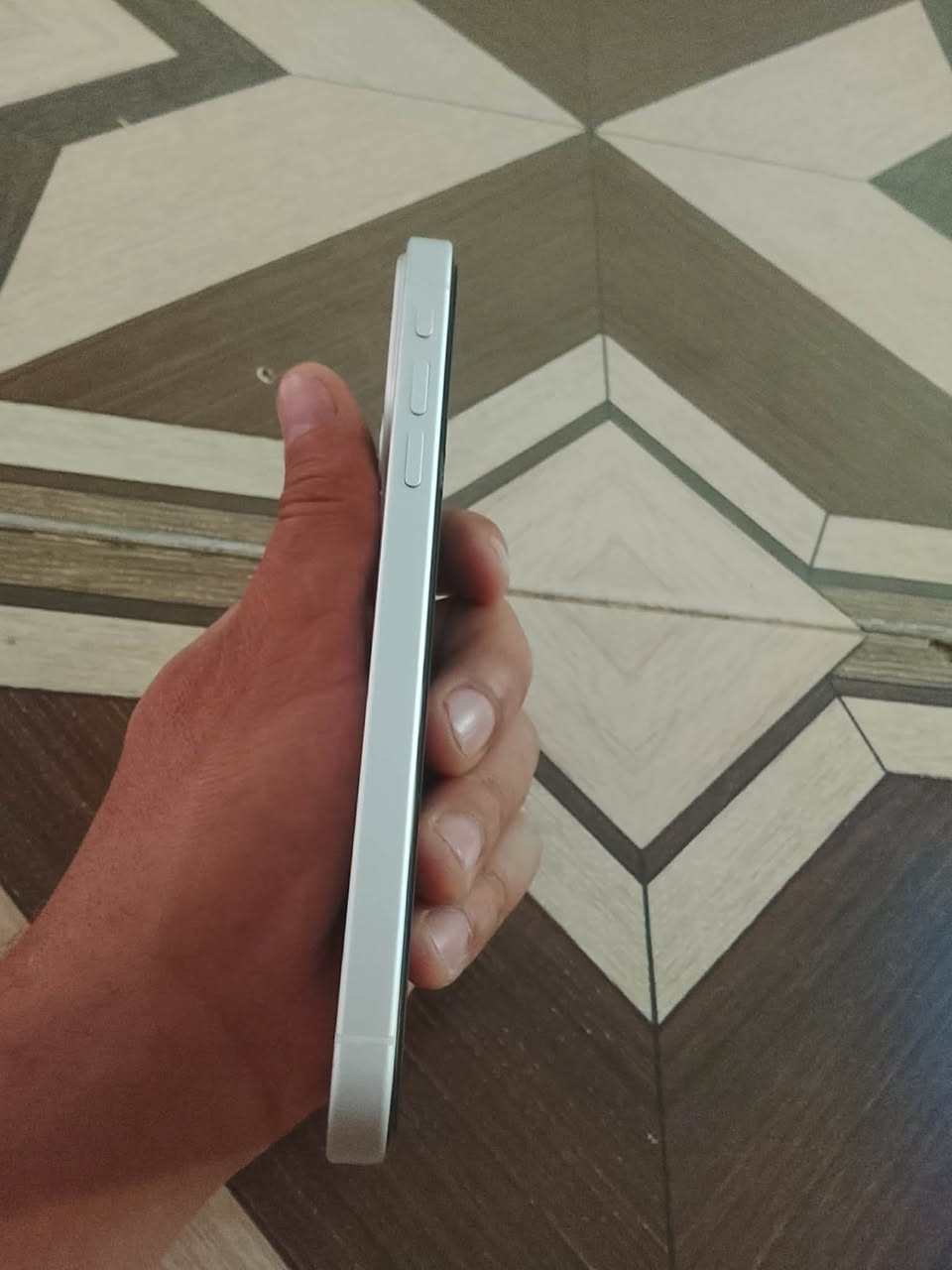 للبيع xr محور 17
فقط بطاريه مبدل اصليه 
سعر 250وبي مجال 
مكان ديالى الخالص 
***********
