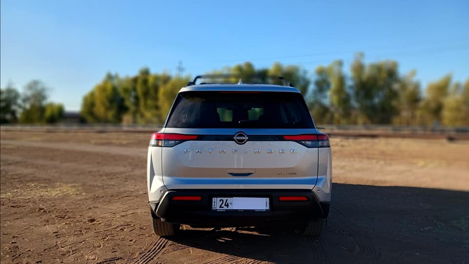 NISSAN PATHFINDER SV 4WD  2023

اللون:  سلفر

الموديل : 2023

نوع المحرك : 6 سلندر (3.5L) 

السعر: 259$ و 3 ورق غرامة نقس من السعر

 20,000 الف مايل ماشيه و قابل للزيادة

مرقومه (دهوك) تحويل ب شرط

المواصفات: SV AWD

رادار امامي
رادار خلفي
رادار جانبيه
حساس خلفي
نظام PRO PILOT
شاشه كبيرة
كيج نصف إلكتروني 
 كاميرة خلفي 
تشغيل عن بعد 
هاند بريك بصمه
اوتو هولد
تبريد مركزي
اوتو ستارت ستوب
7 وضعيات للقيادة (Eco-normal-sport-mud-sand-snow-tow-downhill)
كشنات امامي تدفئة 
كشن السايق كهرباء
3 صفوف مقاعد 
2 مفتاح اصلي

براشوتات تبديل و سيستم كالشرك

الضرر: 2 قطع تبديل (بوند + جاملوغ النفر)
و بيها شويه تعديل بارد.

العنوان :زاخو ‏

رقم شاصي: 
       5N1DR3BC4PC211710

‏‎للاتصال والاستفسار : *********** زاخو, دهوك
