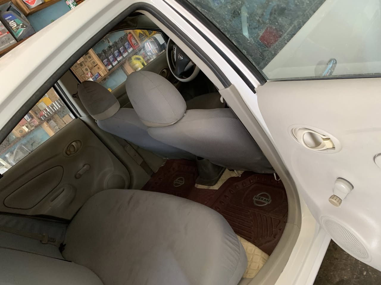 صني هندي موديل 16 مبدل بنيد وبيهة طخة بالجاملغ الخلفي اي نقص ما بيهة بس تبريد عوزة غاز مكلف بالنشر رقم صاحب السيارة ‭    0781 153 2726‬مكانها الديوانية ورقمهة بغداد
