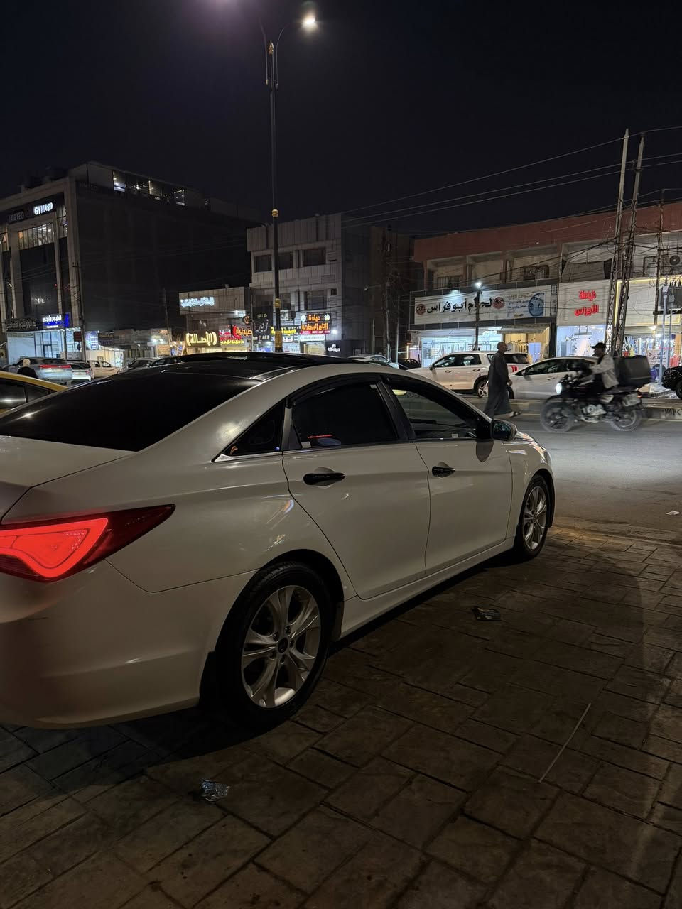 السلام عليكم
سوناتا 2011 وارد كوري مكينة 2000 دوش
 فول مواصفات بصمه بنراما كشنات جلد تدفئة وتبريد بالكشنات كهرباء تحكم ستيرن مري شفط كهرباء 
وبيها هواي مواصفات اعلى فئة بالسوناتا
مصبوغه حزام للجماليه 
السعر 108 وبيها مجال بسيط العنوان بغداد السيدية 
للاستفسار ***********
