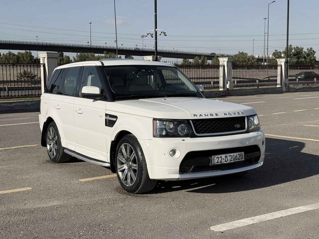 بيع او مراوس رانج روفر سبورت خليجي موديل 2010
محرك 8 سلندر بدون سوبر المرغوب
السياره كفاله عامه من الحادث عدا الدعاميات صبغ جماليه
المواصفات فول ،، نظام جوبلس شغال ،، داخل ابيض ،،
السياره جاهزه ومتحتاج شي ،، رقم اربيل دولي 
المكان بغداد حي الجامعه ،، السعر 135 ورقه
رقم الهاتف ،، ***********
