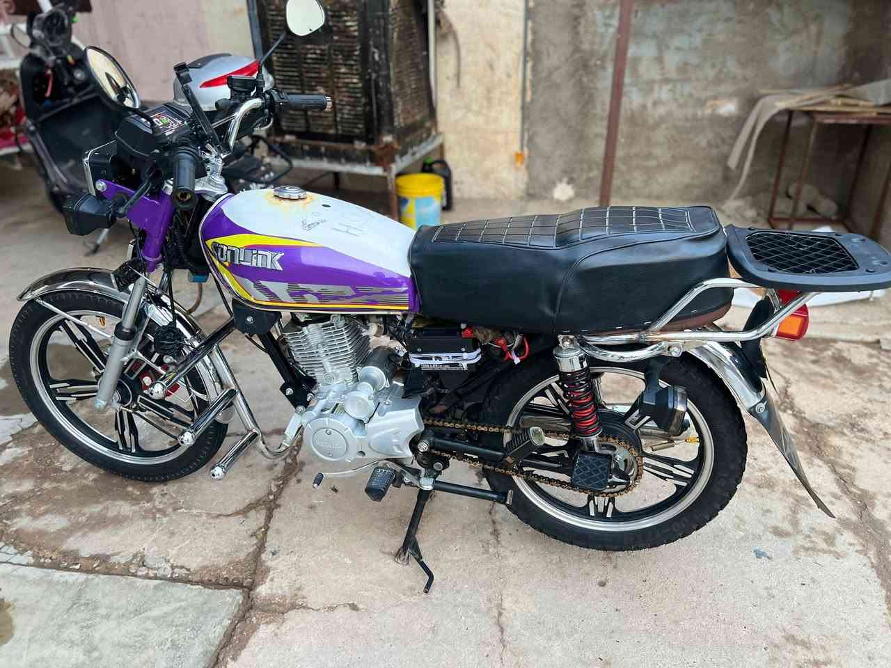 سيفان موديل 2024
أوراقه كامله سعر 750
رقم.***********
