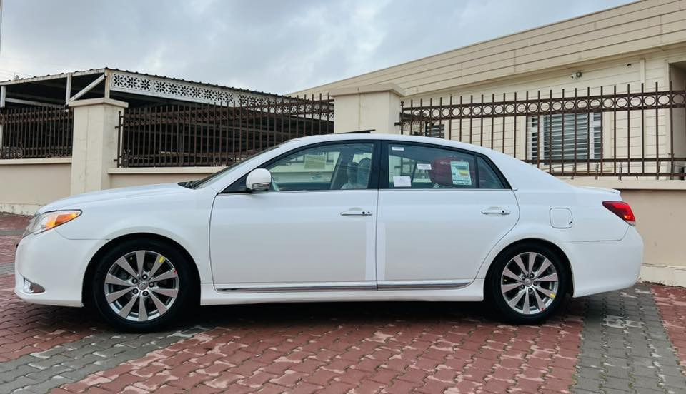 تۆیۆتا ئەڤەلۆن مۆدیل 2012 مانگی 9 قەباخ ڕەش، یەک پەڵەیەک بۆیاخی هەیە ، کوشن و سوکانی لۆکە، گێرو مەکینەی بەشەرت دیجیتاڵیشی نیە ، تەحویل و خەرامەی بەشەرت
205 گەڵاو معامەلە
***********
