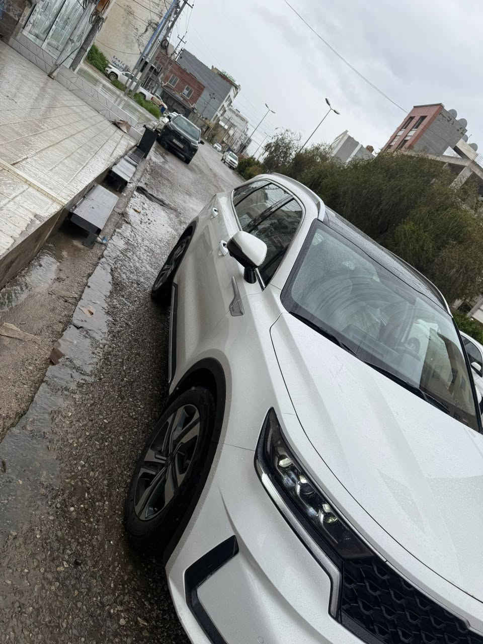 السلام عليكم
سورنتو موديل 2021

فول الفول مواصفات 1/1 AWD ماشيه/ 65 الف  كيلو حقيقي فقط نضيفة جديدة شرط الفحص - سماعات سياره من شركه BOSE

-بانوراما -7 راكب -اضواء محيطية داخل سيارة 

-بصمة -كشنات جلد كهرباء تدفئة تبريد-كير ماوس

شاحن وايرلس -كامرة تشتغل مع الاشارة بلدشبول

-مري شفط واشارة -هاند بريك دكمة-اوتو هولد

-مانع انزلاق-الصندوق كهرباء -بردات 

-حساس امامية -حساسات خلفية

-أربع كاميرات -كامره محيطية دوراه 360درجة

-صعود ونزول منحدرات-شاشة كبيرة

-شاشة دجتل - عدادات ليزرية

-بصمة ابواب -تحكم استيرن جهتين

-شفتات استيرن -تشغيل عن بعد -نفكيشن  

3 قطع تبريد -فور ويل -

محرك   3500cc- ماوس تحكم وضعيات قيادة

سيارة خليجية ضمان شركة دولية العراقية
تبديل جاملغ باب سايق وسكن بنيد شويه
مكان السيارة تكريت 

***********
***********
السعر : ٢٢٥ وبيها مجال
