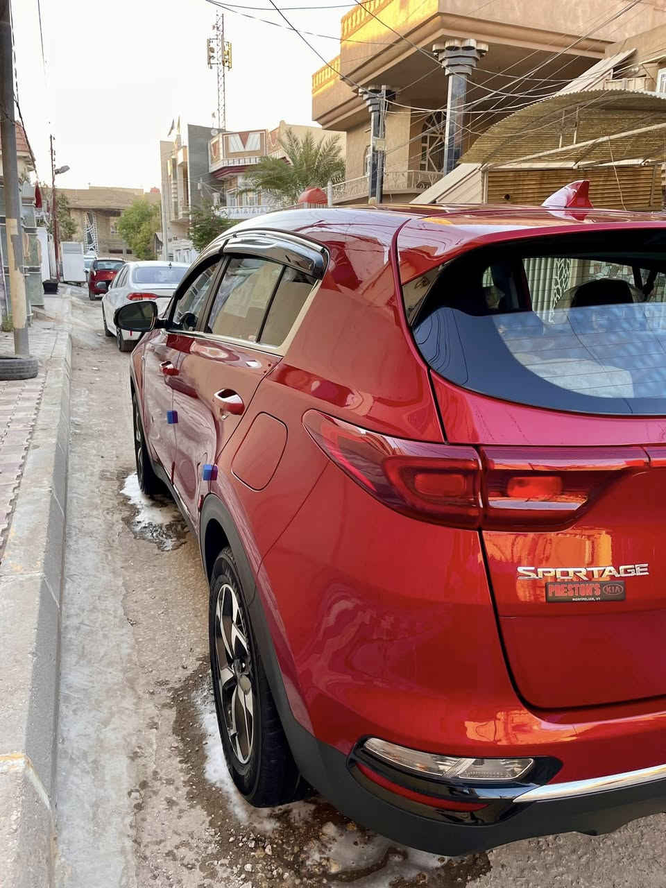 السلام عليكم 
سبورتج موديل 22 وارد امريكا حادثه بسيط جدا جاملغ امامي الايمن فقط وسونار موجود السياره جديده جدا ماشيه 17 الف فقط فول تحكمات ستيرن رادارات امامي وجانبي نقطه عمياء نظام تحديد مسار مانع اصطدام شاشه كبيره تدعم كار بلي أنظمة قياده متعدده مانع انزلاق نظام منحدرات محرك 2400 جديد كير حداديه على وضع الشركه تبريد قطعتين ثلج لايت زنون بك لايت لد ويل 17 رقم بغداد أنكليزي باسمي الشراي يتصل تلفون *********** بي واتساب
