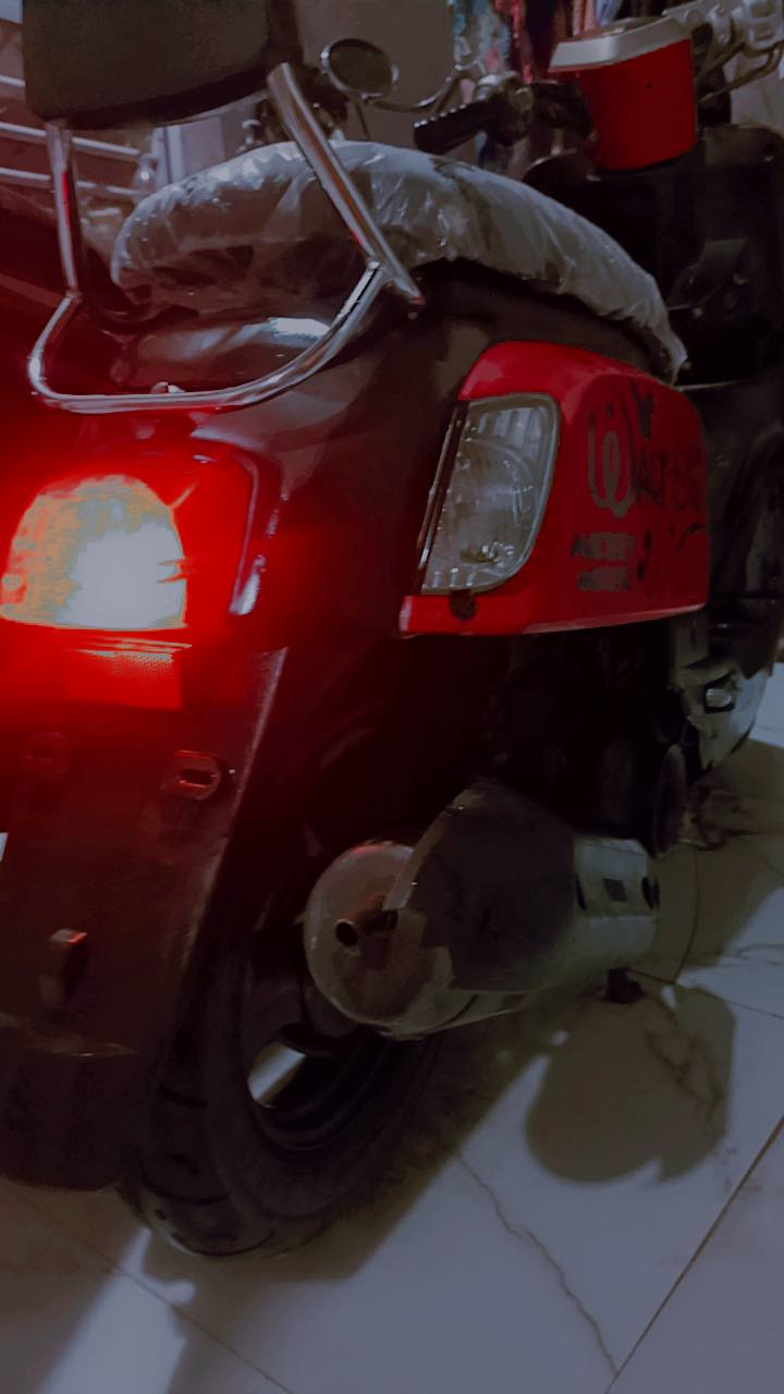 دراجه بوليس مصطره مكفوله من كلشي 
سعره مليون و100مكانهة حي الفداء 
***********
