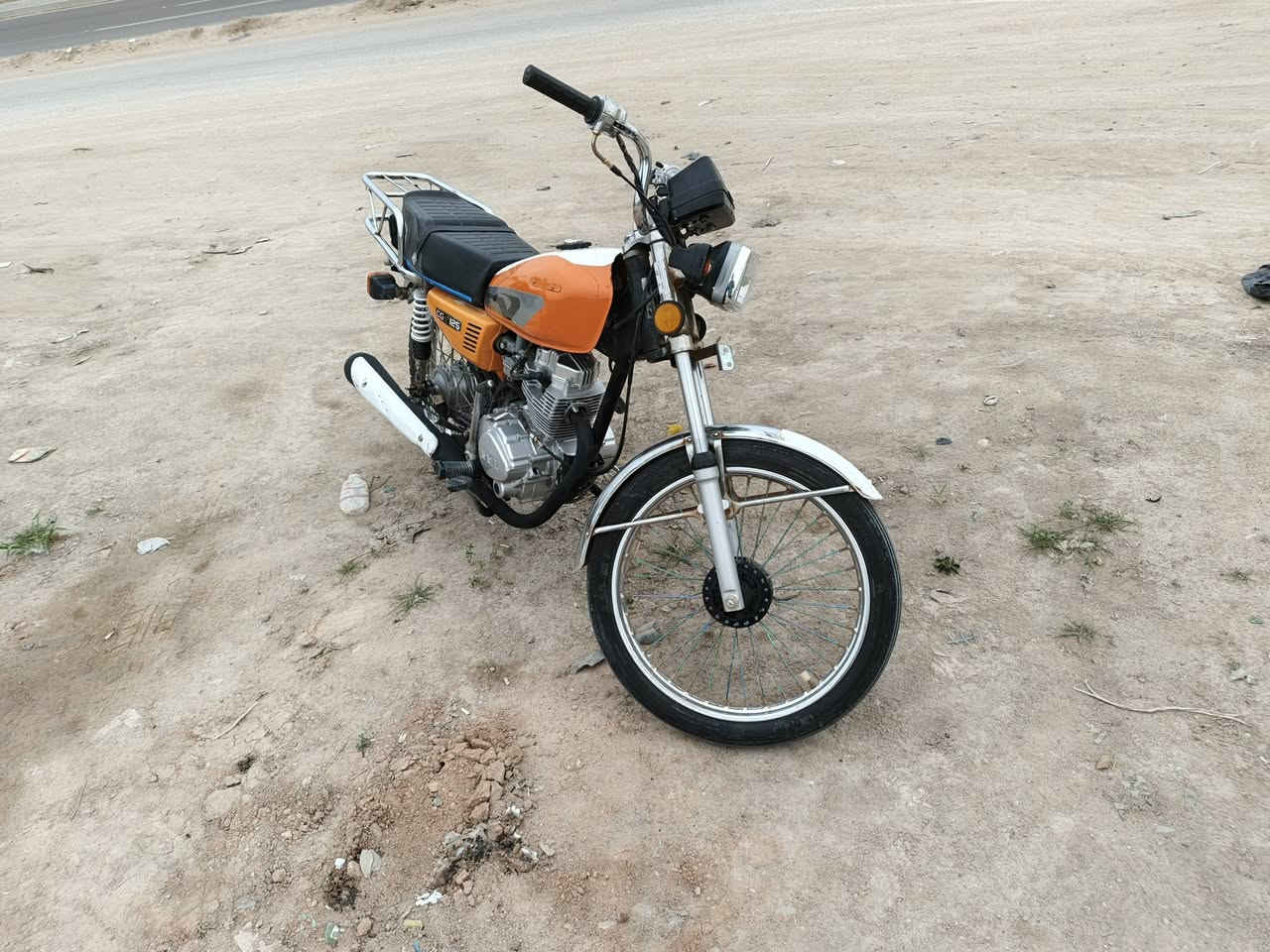 4 كير للبيع تعمير جديد
أوراق أصولي 
اداورلك وكيل 
شاصي موديل 2014 
 وكيلها ابن هوشه 
محرك جديد ما مفتوح  
السعر 600 وفيها مجال 
العنوان نجف 
رقم الهاتف 
***********
