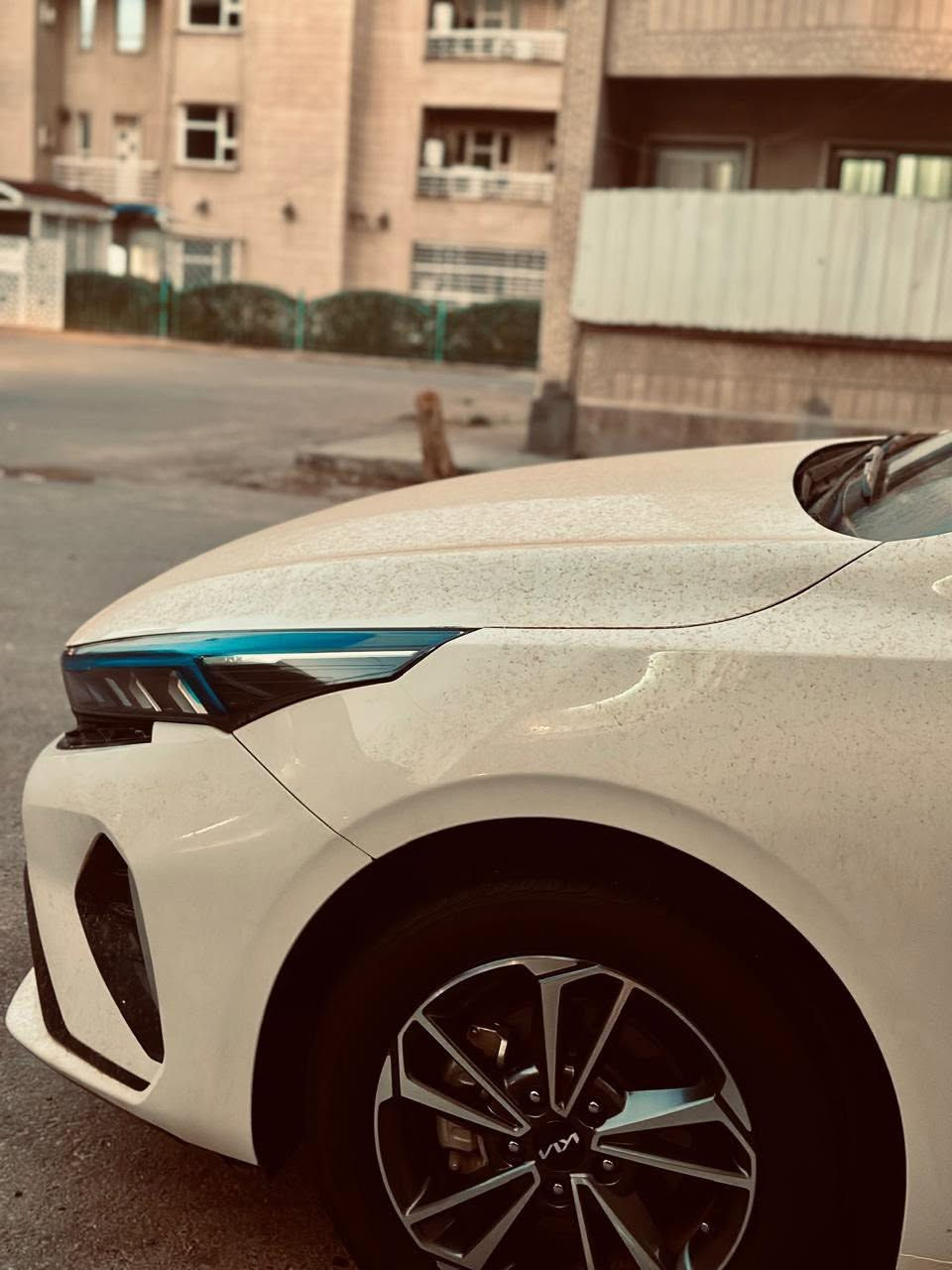 سلام عليكم ورحمه k3 تجميع صيني موديل 2024 للمراوس ب كورلا هايبرد فقط
محرك 1500 دوش 
كير cvt
ماشيه 42 الف km 
فول مواصفات فتحه وبصمه ورادار 
كشنات جلد داخل اسود 
تحكمات ستيرن 
فول الفول 
فقط بيه طعجه صغيره بجاملغ الخلفي والباقي كفاله عامه 
مكاني بغداد يرموك 
رقمي ***********
