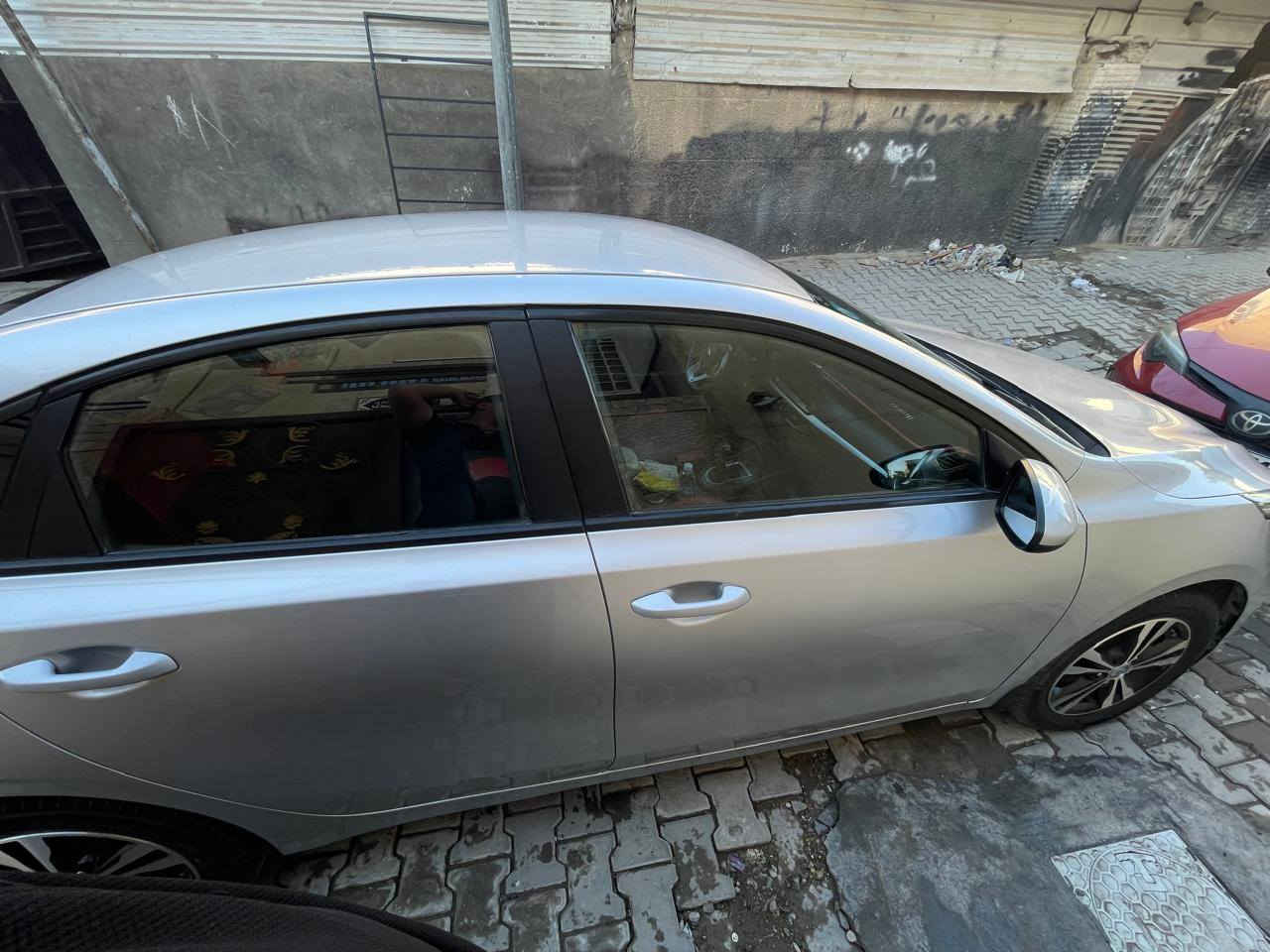 السلام عليكم سيراتو خليجيه ٢١بسمي محرك ١٦٠٠ بسمي كير ومحرك مكفول والكشر بي صبغ شبر بالباب الامامي وبي بارد بحافه الجاملغ الأيسر الامامي ماشيه ٩٦ بغداد الكرخ   والسعر ١٥٨       ***********
