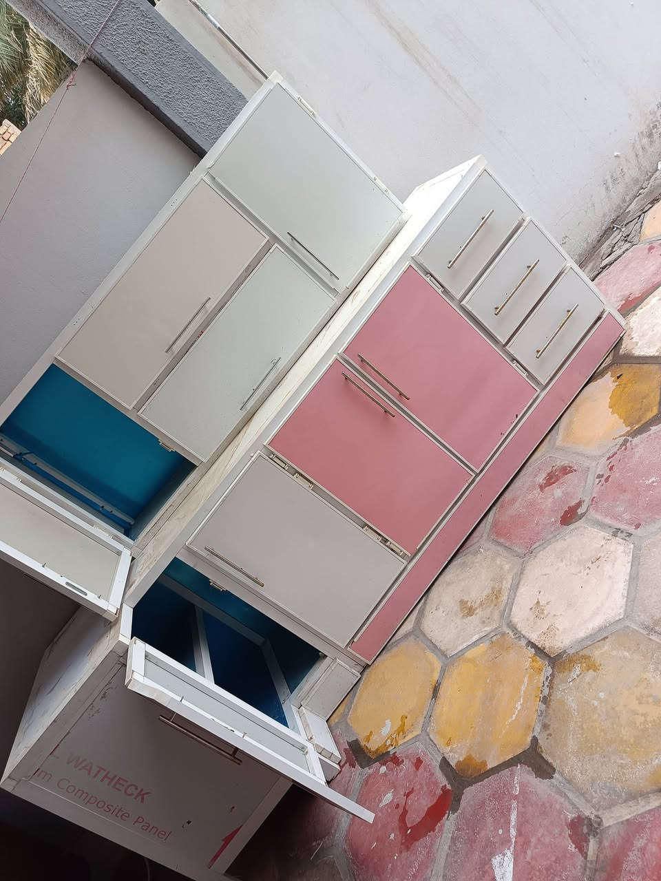 كاونتر تزكام أخو الجديد بعد الجيس بي المكان كوفه متكون من 3قطع


**إذا كنت صاحب هذا الإعلان وتريد حذفه لأي سبب، رجاءا أرسل رسالة إلى الدعم الفني**