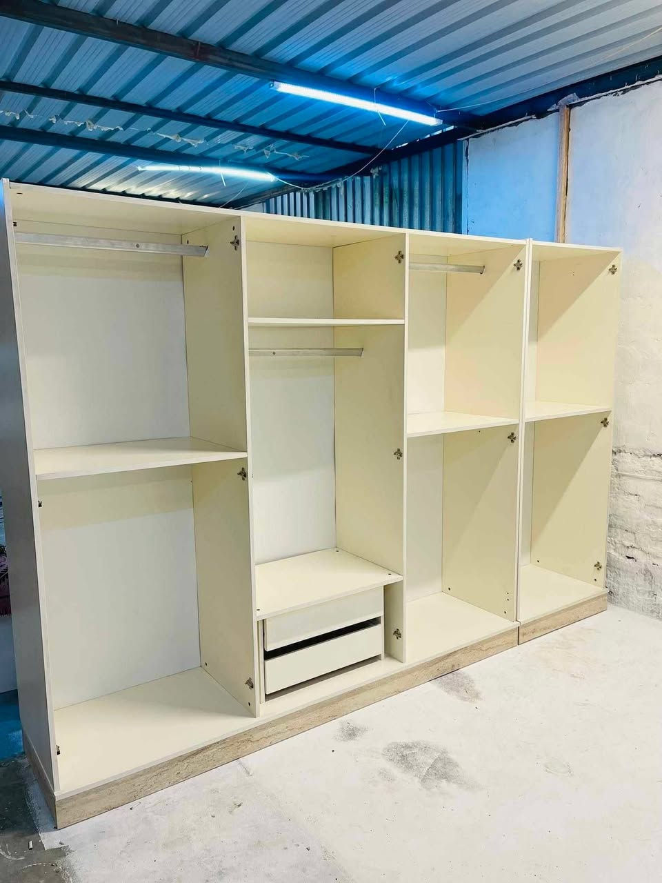 غرفة نوم مستعملة🇹🇷
موديله حديث 💥
 نضافة100٪💯
عدد القطع / 10 
الضهر بلوك
جربايه مخزن 🛌💥
شازلون / مخزن 📥
نضام / أبواب نظام هيدروليك
الضهر بلوك💢 
سعرها / مليون و50 قفل 🔒💸
شد ونقل داخل بغداد مجاني🚛
يوجود توصيل محافضات 🚛


**إذا كنت صاحب هذا الإعلان وتريد حذفه لأي سبب، رجاءا أرسل رسالة إلى الدعم الفني**