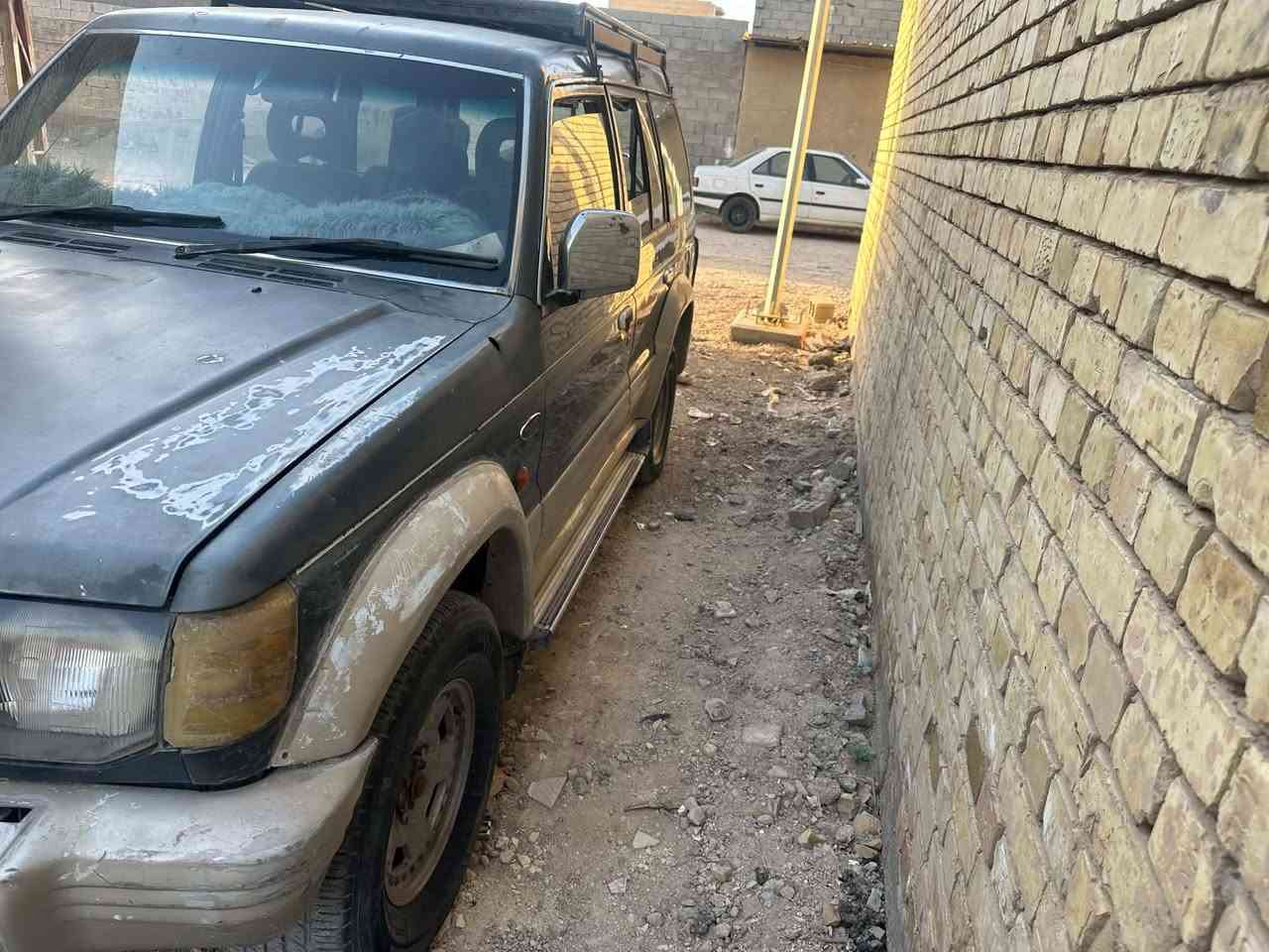 سياره للبيع باجيروا موديل 98 كير ومكينه بطه حجم 2,500 السياره باسمي ثاني يوم تحويل الاتصال مع صاحب السياره على الرقم *********** المكان بغداد شارع السياحي قرب اسواق بابا اشتريلي مع تحيات امجيد الزيداوي
