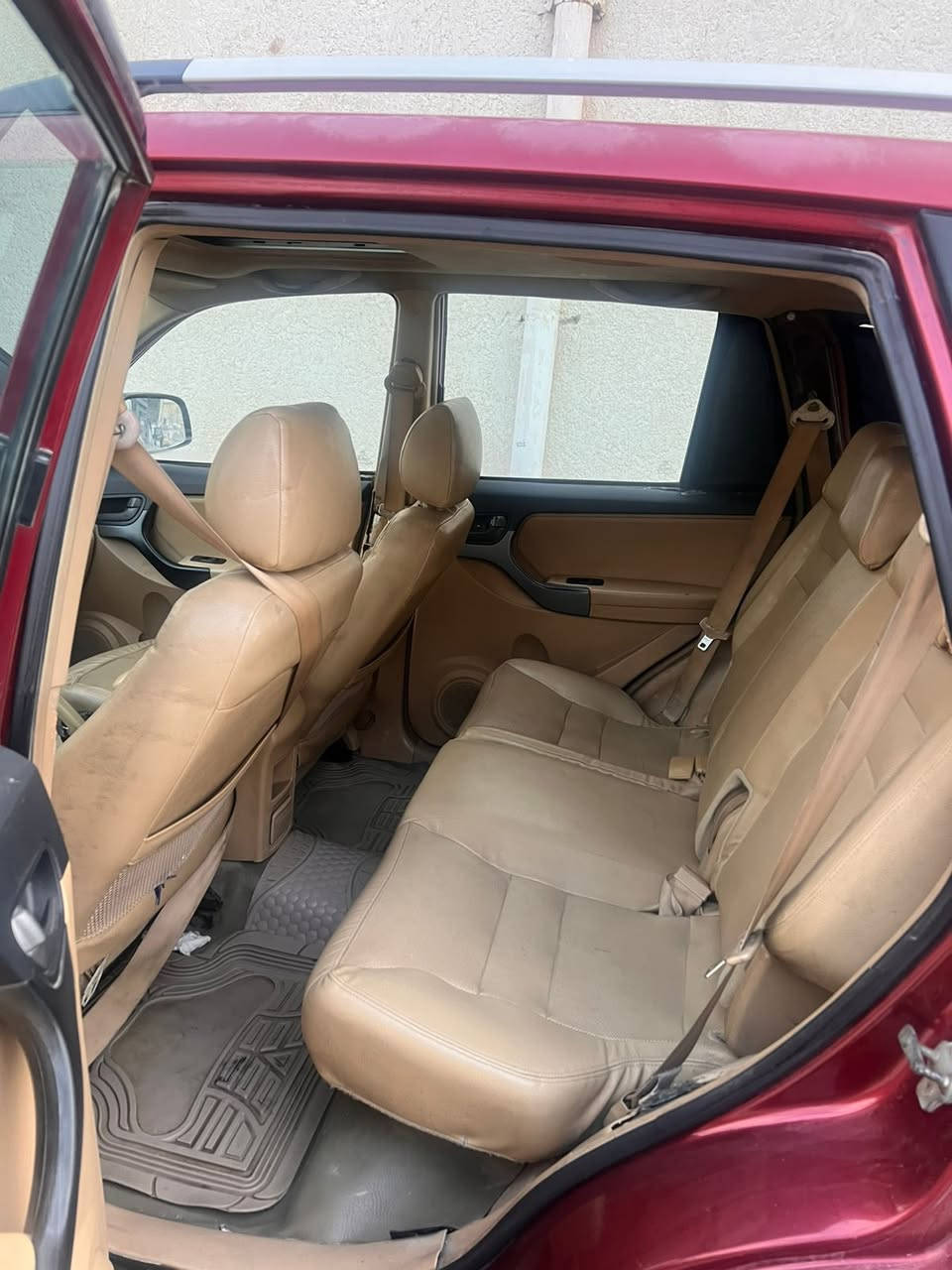 سياره للبيع رقم بصره 49ورقه وبيه مجال ***********
