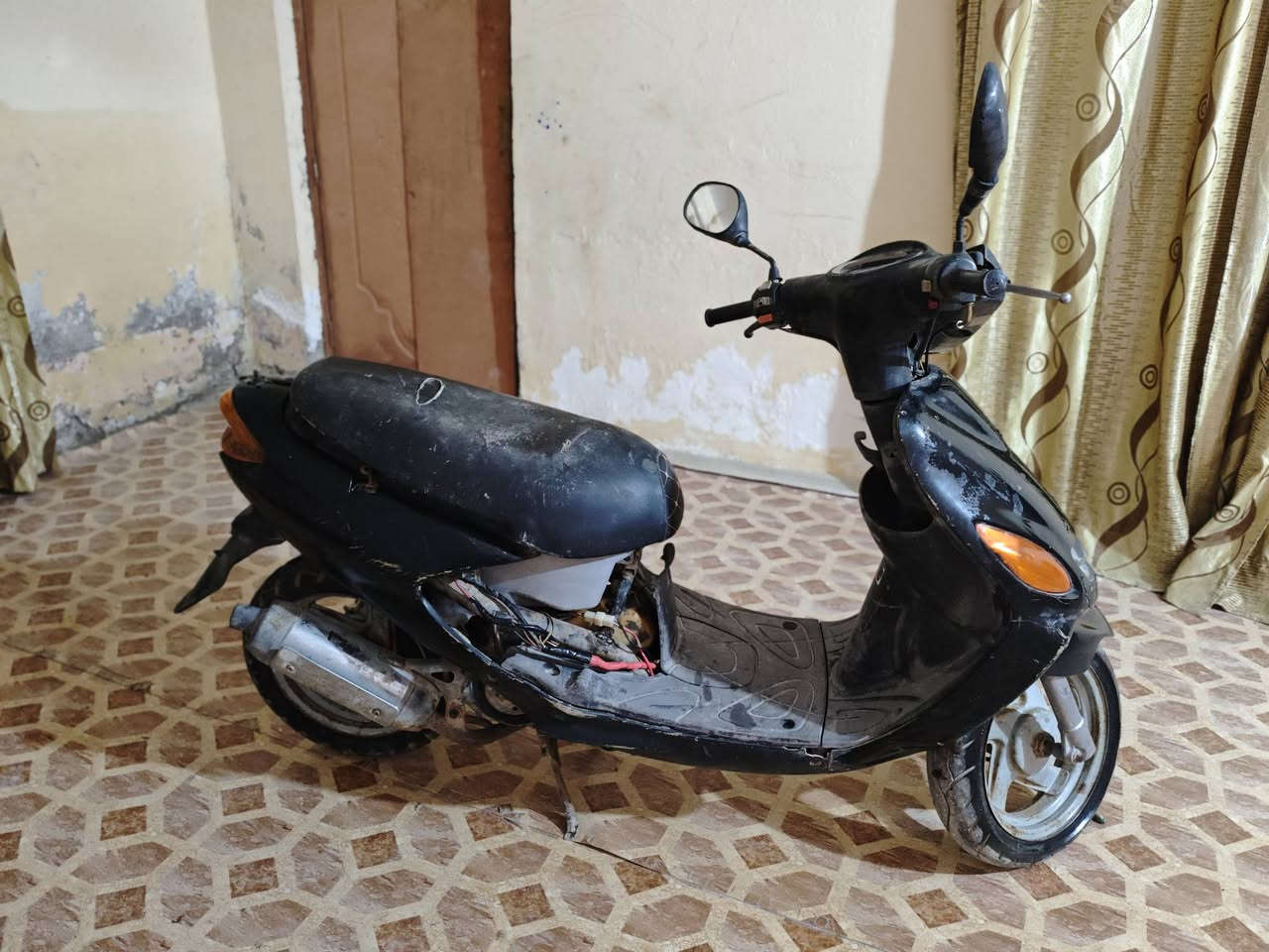 سلام عليكم اخوان دراجه اكزز للبيع دراجه شقاله تشتقل وتنطفي عوزها كابريته كلشي شقال بيها كامله مابيه نقص عوزها شوي ترتيب سعر 150 الامكان الشرش الجلعه شارع 30 ماقبيل مخبز كباحه رقم +964 773 481 2182
