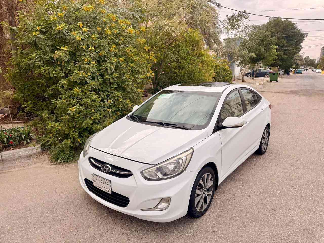 السلام عليكم *********** للبيع فقط السعر 95 نهايته هوانداي اكسنت موديل 2016 محرك 1600 دوش وارد خليجي بيه صبغ  باب الصدر والبنيد ونص قطعه من باب اثر طخات بصيطه
السياره مكفوله من شواصي وتكم وحوض كله مكفول مواصفات فتحه شاشه كأمره داخل لونين تحكمات جهتين أشاير بلمري 5 ويل كب كروم
السياره جاهزه محرك وكير وحداديه على وضع الشركه وتخم تاير و باتري جديد
رقم كربلاء تحويل مباشر السياره موجوده في كربلاء
