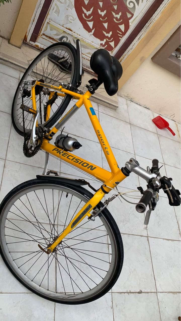 السلام عليكم اخوتي الاعزاء 
بايسكل سباق  ياباني شركة برسيشن 
جسد البايسكل المنيوم خفيف جداً وسريع 
بدالات نوع  شيمانو  الماليزية 
تايرات رفيعة 
كلشي بي كامل الحمدلله  
سرعة فووول 
نضافة ٩٠٪؜ او اكثر 
السعر ٢٠٠الف  
المكان 
البصرة ابو الخصيب / حمدان ابو الخصيب, البصرة


**إذا كنت صاحب هذا الإعلان وتريد حذفه لأي سبب، رجاءا أرسل رسالة إلى الدعم الفني**