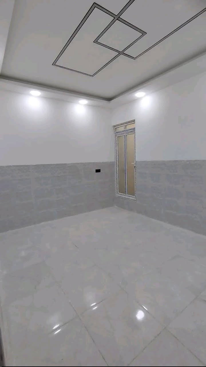 � للبيع دار  سكني – تسليم مفتاح 🔥
🏠🏠🏠    (  )
📜 ملك صرف طابو زهور 🔁 شرط الوكالة والتحويل
📐 المساحة لكل دار: 100 م² | 🏠 طابقين | 🧱 بناء درجة أولى

📍 الموقع: حي السماح – الأطباء قرب مدرسة سما الحدباء 🏫

✨ تفاصيل كل دار:
🔹 الطابق الأول: 🛏️ غرفة + 🛋️ هول + 🪑 استقبال + 🚿 صحيات + 🍳 مطبخ + 🚗 كراج
🔹 الطابق الثاني: 🛏️ 3 غرف نوم + 🚿 صحيات + 🌤️ سطح

✔️ تصميم حديث ✔️ موقع مميز ✔️ مناسب للسكن أو الاستثمار

السعر/ 108 مليون / وبي مجال/ للتواصل والاستفسار:
📱 *********** / زين 
📱 *********** / كورك 
📛 ابو ياسر للعقارات / نستقبل جميع العروض في احياء الموصل /
▪️ سكني 🏡
▪️ تجاري 🏬
▪️ دواَنم وأراضٍ استثمارية 🌟
