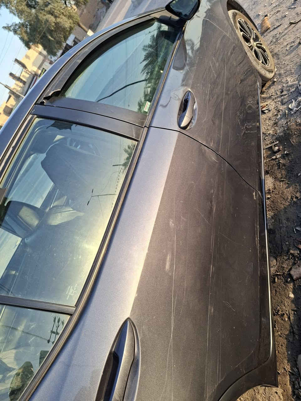 كورلا للبيع موديل ١٦ امريكي اس رقم بغداد مكفوله كير ومحرك وبيهه سونار قديم بيهه صور الحادث مالتهه مكان السياره بغداد الكاظميه  رايدهه ب ١٣٠ والشراي يدلل يجي يشوف وبينه السونار السياره متصرف عليهه ربع دينار رقم الهاتف  ***********
