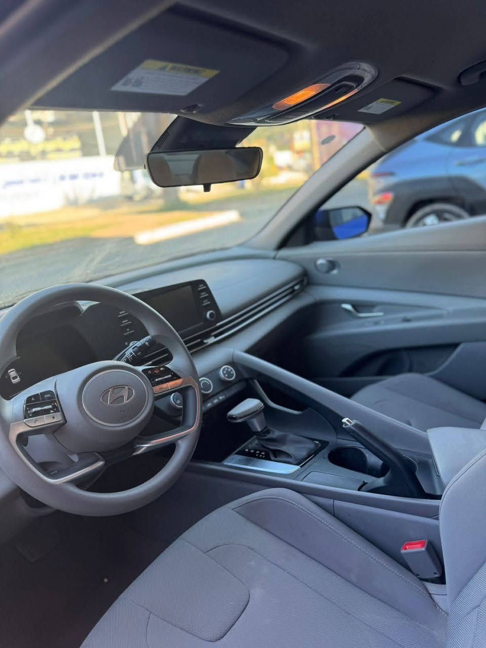 للبيع هونداي النترا موديل 24
2024 Hyundai Elantra SE

محرك 2000 دوش/ السياره وأرد امريكي، عداد المسافة 9500 الف  

رقم الشاصي

KMHLL4DG6RU678353

-----------------------------------------

السعر 130$ ورقة وبية مجال. بسيط موقع السيارة  بغداد حي القاهرة 

يرجى الاتصال ***********

****************************

ملاحظة: هذا الموديل مابي بصمة تشغيل او فتح الباب او فتحة السقف.

الميزات الداخلية:

شاشة معلومات وترفيه: شاشة تعمل باللمس.

لوحة العدادات: رقمية في جميع الفئات.

الترفيه: تدعم أنظمة Apple CarPlay و Android Auto في جميع الفئات.

ميزات السلامة والأمان:

نظام مراقبة ضغط الإطارات.

نظام التحكم الإلكتروني في الثبات.

نظام التحكم في الجر.

نظام مراقبة النقطة العمياء.

نظام التحذير عند مغادرة المسرب.

نظام المساعدة في الحفاظ على المسرب.
