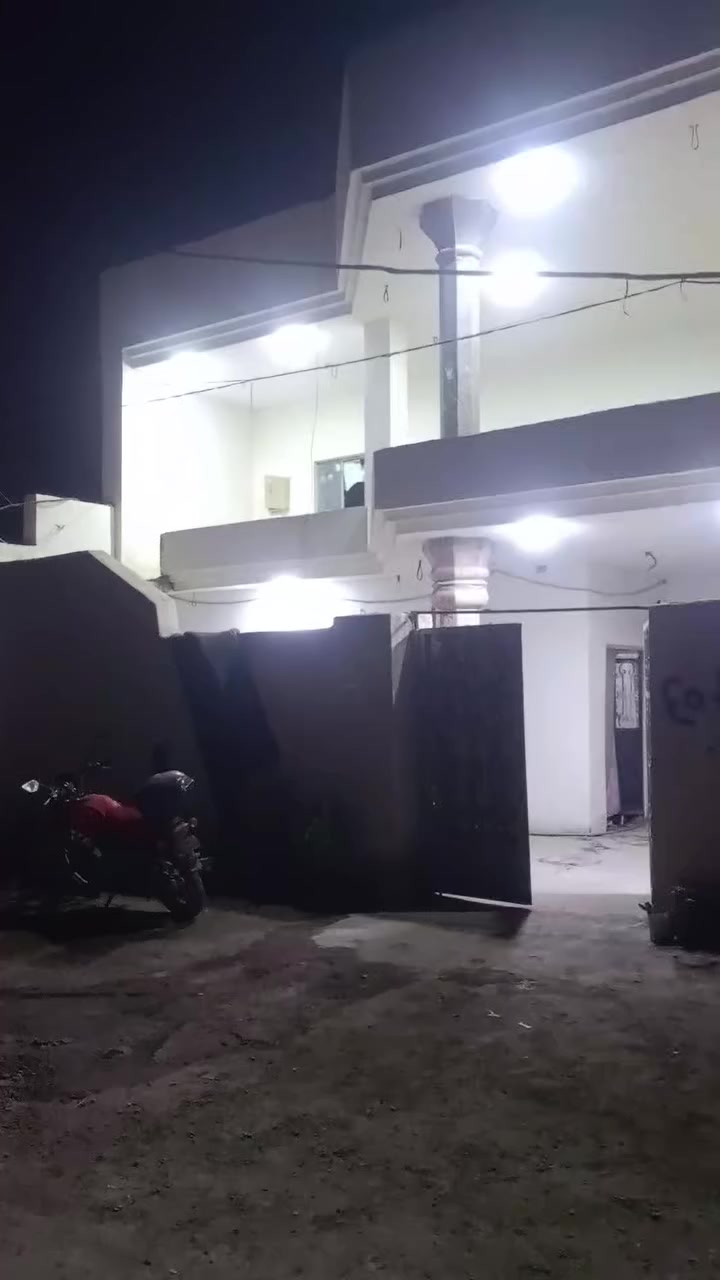 السلام عليكم بيت للبيع منطقه شاطئ التاجي الطي  قرب مصنع المنصور المساحه450 مناصفه التواصل على الرقم ***********
