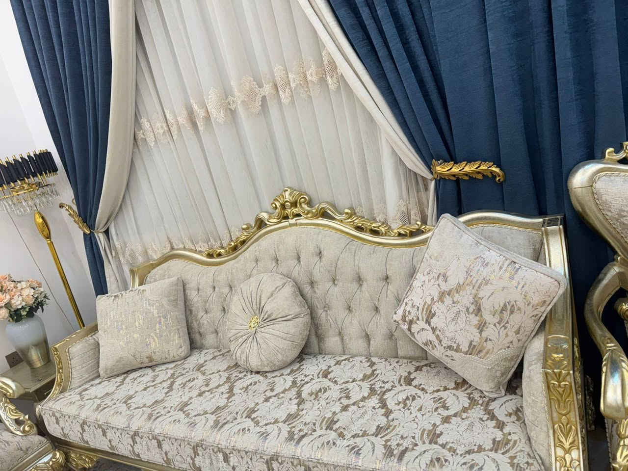 سلام عليكم تخم للبيع 6كراسي والربع كرويتات ويا 3طبلات مكاني دوانيه جلبيه قرب مدرسه الأكرمين الرقم ***********
