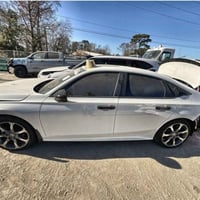 هوندا سيفيك موديل 2025  فول مواصفات هايبرد  بدون حادث مع وجود كامل أغر...