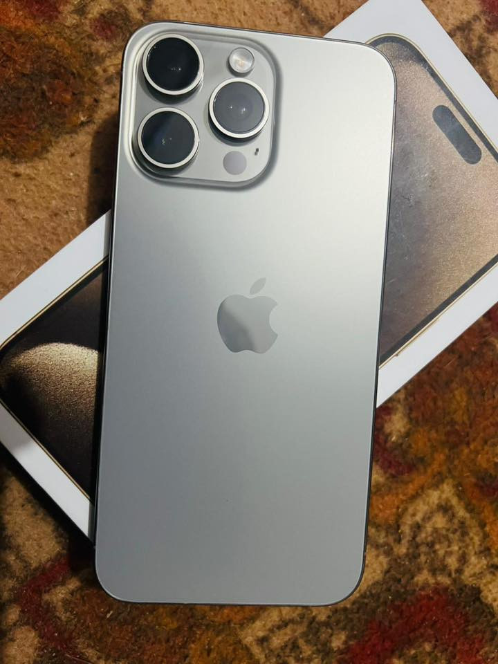 سلام عليكم ايفون 15 برو ماكس
نموذج M 
بطارية 91 
ذاكرة 256g
السعر مليون و 150 وبي مجال 
هذا رقمي بي واتساب 
***********
