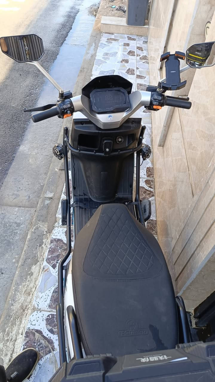 سلام عليكم (للبيع فقط)
دراجة شحن بايننج الوحش  نضافتها 99
المواصفات والتفاصيل 
1: بصمتين وتشغيل عن بعد
2:نضام APS 
3:سستم الايت كله LED
4:حساس بريك 
5: نضام سرقة وقفل ستيرن 
6:شحن سريع ويدوم وقت طويل 
7:اربع نمر سرعة 
8:كشن جلد 
9:صندوق تخزين مساحة كبيرة 
10: بطاريات 6 مسطرة
11:بريك دسك 
12:دبل إشارة
الدراجة مدرعه بالكامل 
العنوان الشعب حي البساتين الضباط
للاستفسار *********** متواجد واتساب 
السعر 950 الف وبيها مجال قليل
