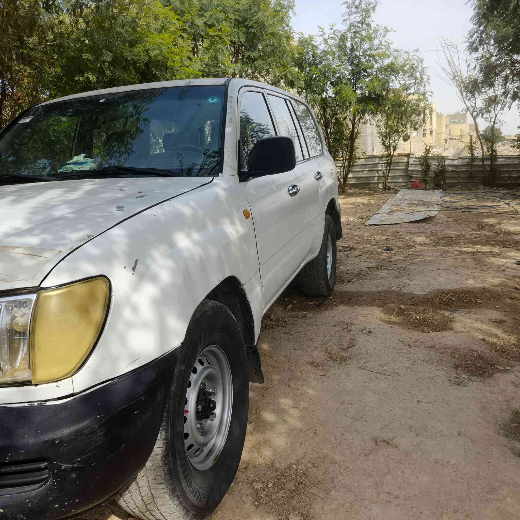 السلام عليكم
مونيكا موديل 2003
رقم وسنويه باسمي 
دبل تانكي
كير عادي +لو كير  
مكينه بيهه بخار 
عنواني بغداد حي النصر
هاتف ***********
