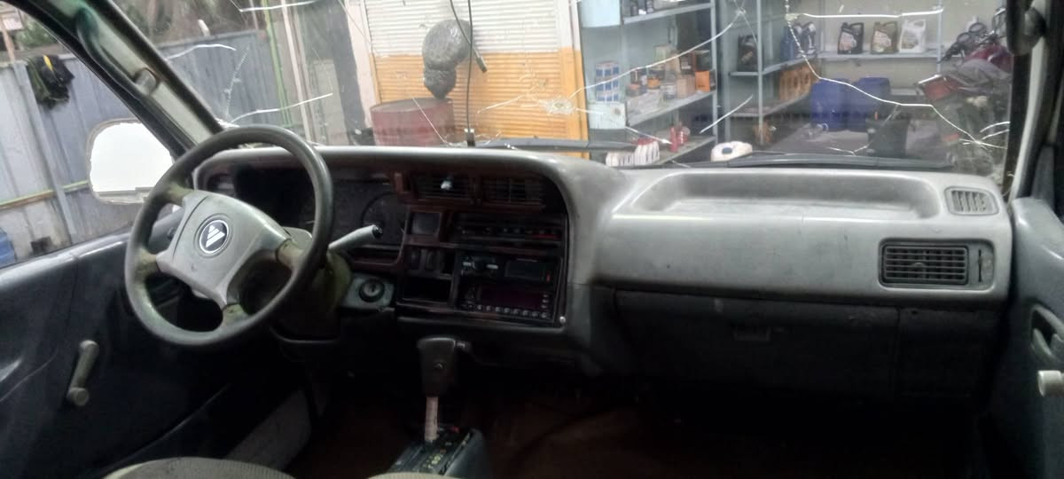 سلام عليكم فوتون 2007 رقم احمر ابيع هل موجود للبيع مكينه يباني4سلندر كير عادي جديد  السياره جاهره تخم تاير وحداديه  وكهربائيات جديده  بيع مستعجل سعر  17 وبيها مجال قليلحك الجيه ***********
