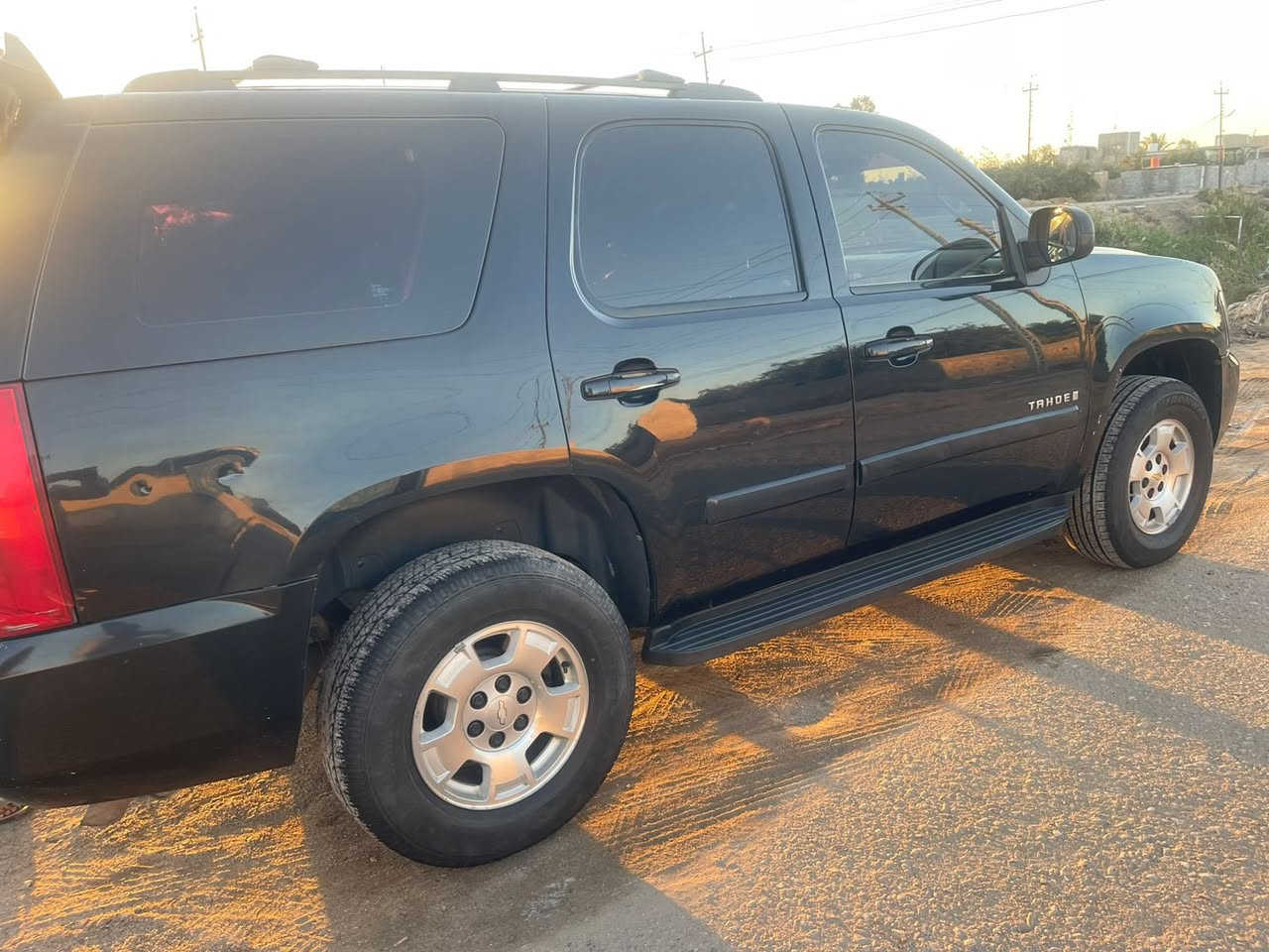 تاهو ادوات  مديل 10   للبيع نظيفه كلش كفاله من لكص والسرقه وانتر بول جاهزه للتزجيل. السعر 115 وبيه مجال.    
***********
