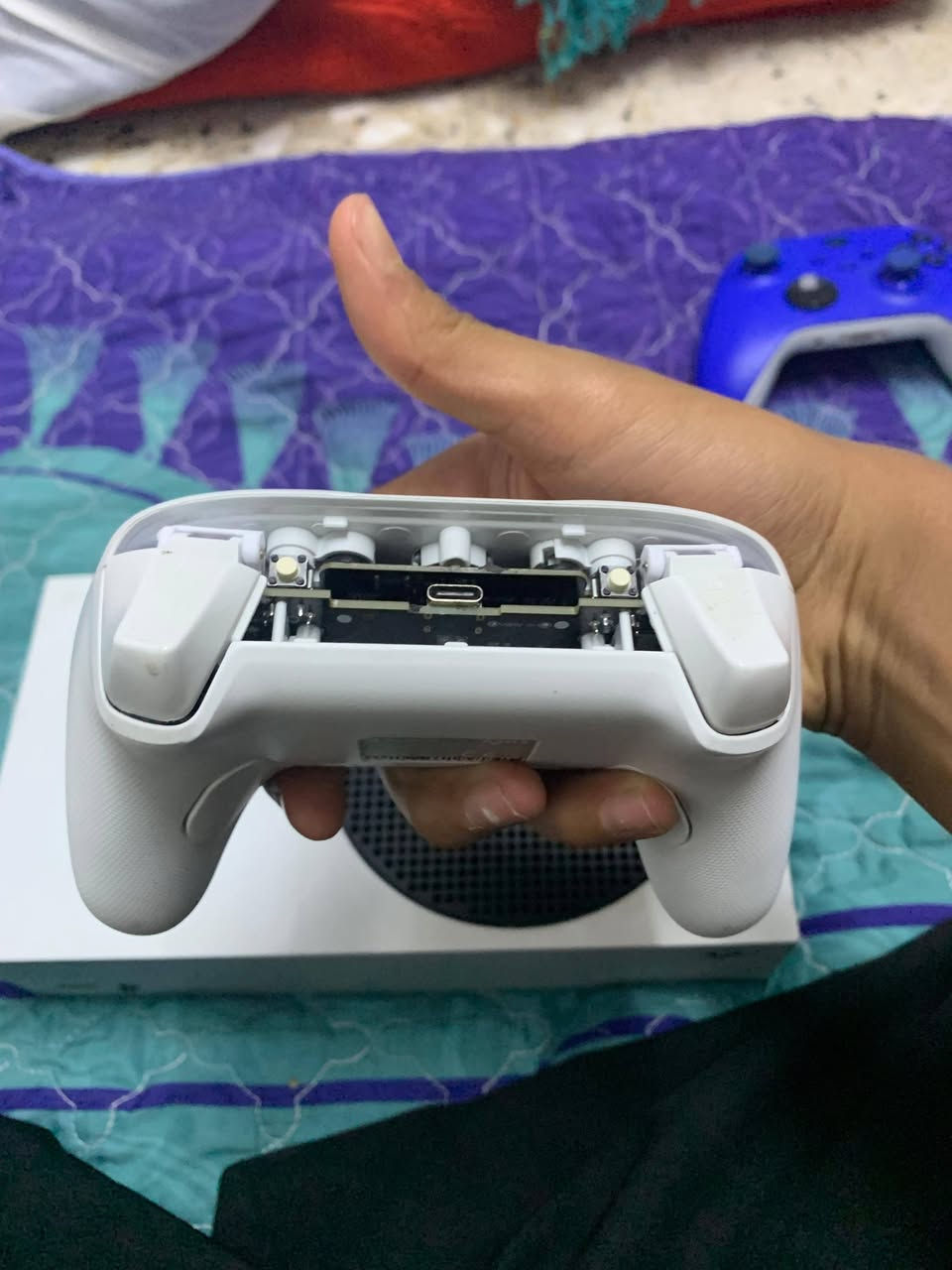 اكس بوكس سيريس اس جديد مع كامل ملحقات والباتريات 3 بحدهن والصور كدامكم لوك ستيكر ولا ماامحتاج مابيع وداعتكم وهسه هنه صاعدات اريده 450 مابي مجال


**إذا كنت صاحب هذا الإعلان وتريد حذفه لأي سبب، رجاءا أرسل رسالة إلى الدعم الفني**