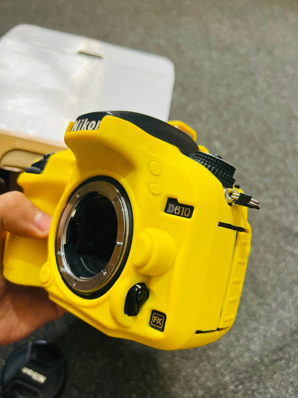 نيكون 610 فول فريم  مع عدسة 85 للبيع نضافته كلش حلوه مثل ماواضح بالصور 
ملحقاتها :
1_ عدسة 85 f.1’.8 فول فريم
2_  بطاريات عدد 3
3_ حزام ضهر 
4_ كارتونتها الاصليه 
5_ هوديه للعدسه
6_اقباقه حمايه لكل الفتحات 
7_ جيلاتين حمايه 

السعر مليون و ١٠٠ وبيها مجال

مكاني النجف ♥️ النجف, العراق


**إذا كنت صاحب هذا الإعلان وتريد حذفه لأي سبب، رجاءا أرسل رسالة إلى الدعم الفني**