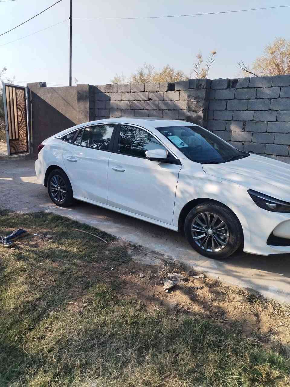 السلام عليكم سياره ام جي للبيع موديل 2025 فول مواصفات ماشيه 12الف حقيقي  رقم شمالي تحويل موباشر بيه بارد جدن بصيط وللاتصال عل هاتف *********** // *********** مامتواج عل فيس   السعر 135وبيه مجال بصيط
