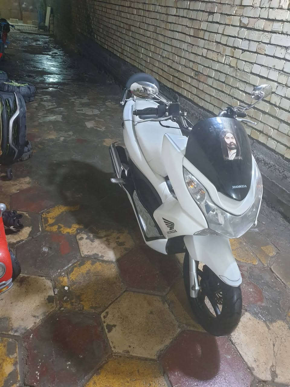 سلام عليكم دراجة pcx مكفولة كفالة عامة حساس ستان وكهربائيات كلهة شغالة جيب فيتر وتعال افحص سعر مليون و600 وبيهة مجال ول موشراي لا يتعبني اي ستفسار ***********
