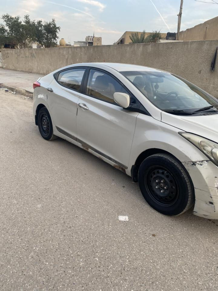 النترا للبيع موديل 13 وارد خليجي محرك 1600.... صدر جديد مصار اسبوع من بدلته وشاشة كار بلي ... السيارع مابيه صبغ بس تكحيلات والسونار موجود جوة بس طعجة بالباب ورجعتها ع بارد مكاني بغداد ....رايدها ب٩٠ وبيها مجال للشراي ... للاستفسار واتساب 
***********
