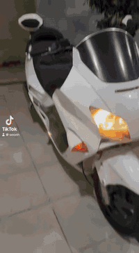 سلام عليكم فورزه صفر 6 نضام Abs دراجه نضيفه كلش شوكت ميعجبك انكر سلف وطلع شلعه معدل تخبل مابيه كل نقص ما عده قمجي كيلو متر وكج بانزين سعر 800 بيه مجال مكان زعفرانيه ***********
