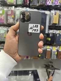 للبيع فقط 13 برو ماكس  جهاز نظيف وشرط ما مفتوح وحاسبة نورمال بدون غراض...