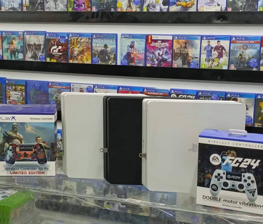 بلي سيشن بكل الأنواع   

بلي ستيشن 4 فات مهكر 
نظام. 9.00 و11.00
نظيف. و ما مفتوح و كامل الملحقات و يدة وحدة تجاري
السعر : ٢٥٠ الف دينار 
مع كافة الألعاب حسب الطلب 

موجود بلي ستيشن 4 سلم مهكر 
بنظام ٩ 
و ايضا نظام ١١ 
حجم الهارد ٥٠٠ گيگا بايت 
كامل الملحقات 
يدة وحدة تجاري
السعر : ٣٣٠ الف دينار
مع كافة الألعاب حسب الطلب 

اما السلم واحد تيرا مهكر 
السعر: ٣٦٠   الف دينار 

بلي ستيشن 4 سلم اونلاين 
هارد : 500 گيگا بايت
يدة وحدة و بطارية اصلي كامل الملحقات ما مفتوح 
السعر : ٢٣٥ الف دينار 

اما السلم واحد تيرا اونلاين 
السعر : ٢٦٥ الف دينار 

بلي ستيشن 3 فات 
كامل الملحقات و  نضيف 
السعر : ٨٥ الف دينار 

بلي ستيشن ٢ 
كامل الملحقات و نظيف 
السعر : ٥٠ الف 

سعر التوصيل لكل المحافظات 5 ألاف دينار 

لتواصل 
تليگرام : moe203257@
واتساب : ***********
او الاتصال على نفس الرقم أعلاه 
او المراسلة على الخاص مال الصفحة
