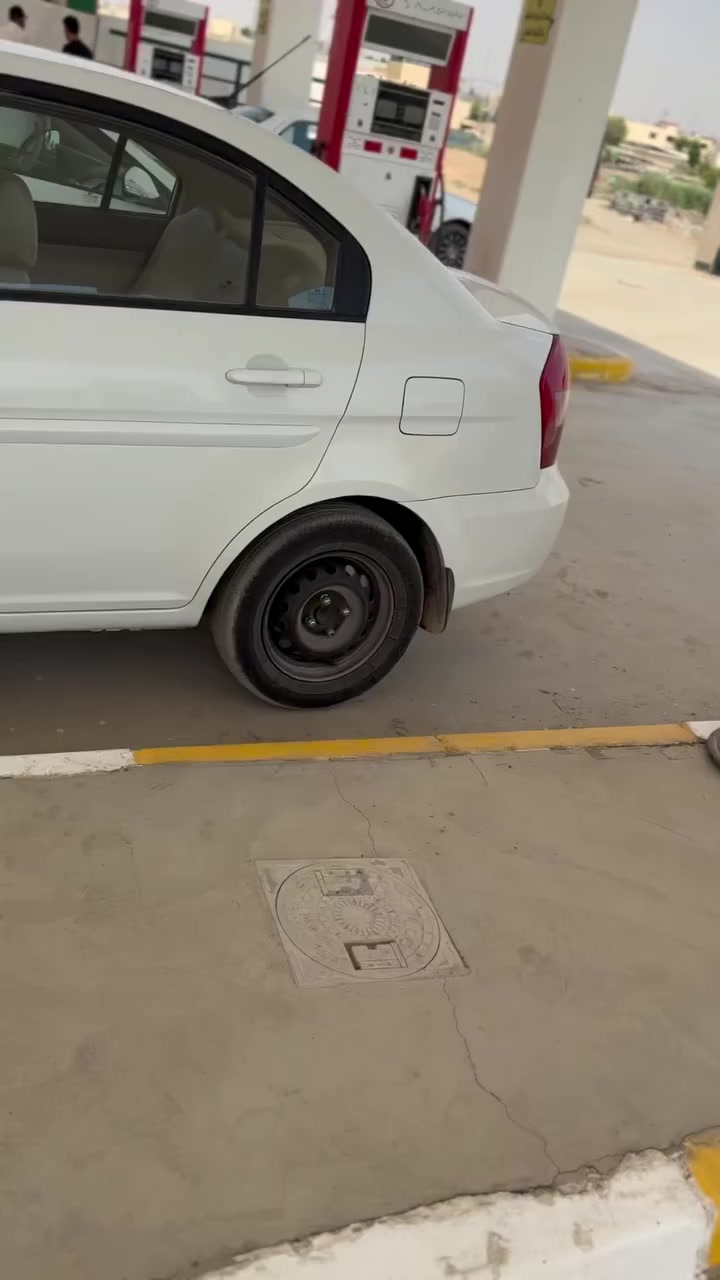 اكسنت 2010 جديده بل لايلون ما يعوزها كلشي تراير جدد كير محرك شرط محرك 16 نضيفه مابيها لو شخط تبريد ثلج طخم كلو جديد مكان موصل ***********
