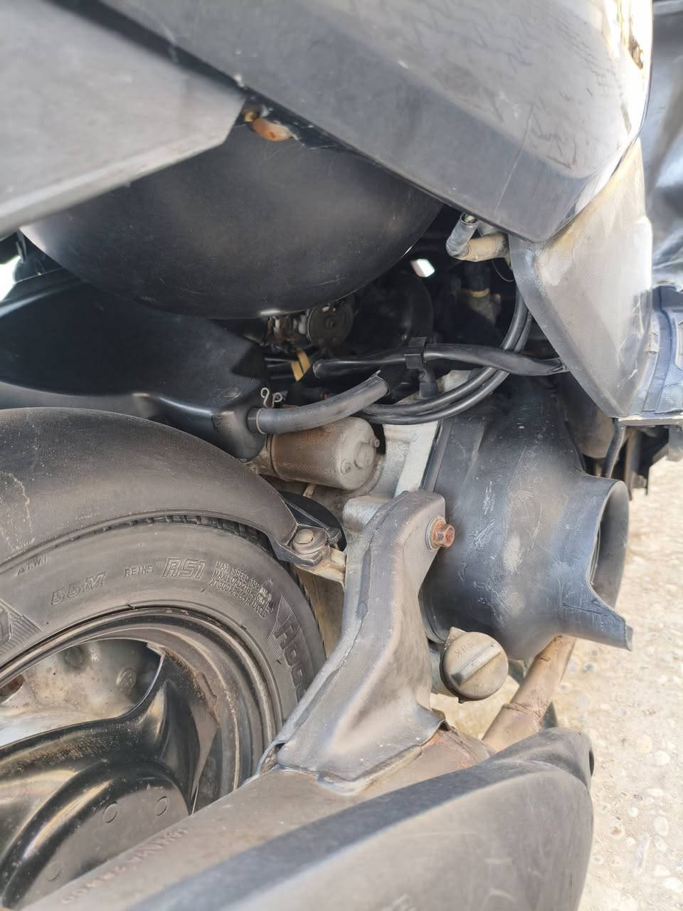 للبيع ماكس مضلع ياباني حاويه رمبه كفاله محرك بالكارتون تجيب فيتر وتفحص كلشي شغاله بلاد ما مفتوحه  دراجه كله بلاد من الطول لطول الدراجه تاخذه تدعيلي عليه جديده كهربايات سلف هندر اشاير رباعيه كلشي شغال دراجه جاهزه السعر 800 مجال لشراي رقم الهاتف *********** المكان البصرة قضاءالقرنة
