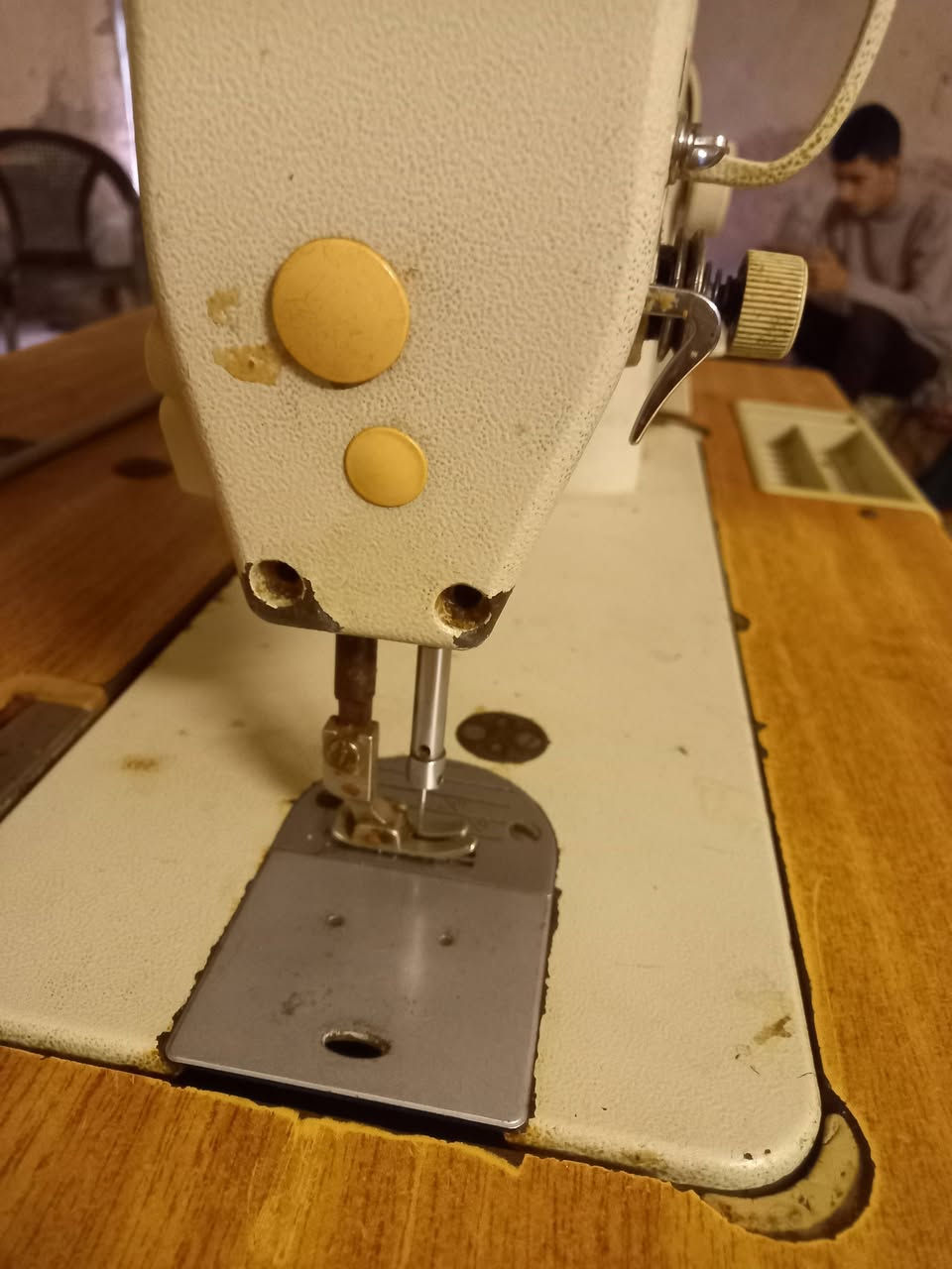 مكينه خياطه شغاله ماعوزها اي نقص سعر 200  ) مكاني الشرش ***********
