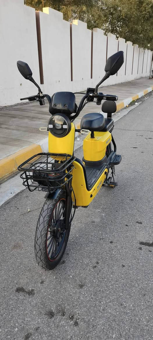 السلام عليكم
دراجه شحن
حجم 20 
شركه الريان 
بطاريات 5 بالشرط 
لايت بگ لايت
اشاير هورن 
2 سويج 1 بصمه 
بلوتوث شغال 
كله شغال بالشرط 
شاحنه بلاديه نضيفه 
سعر 300 
رقم ***********
