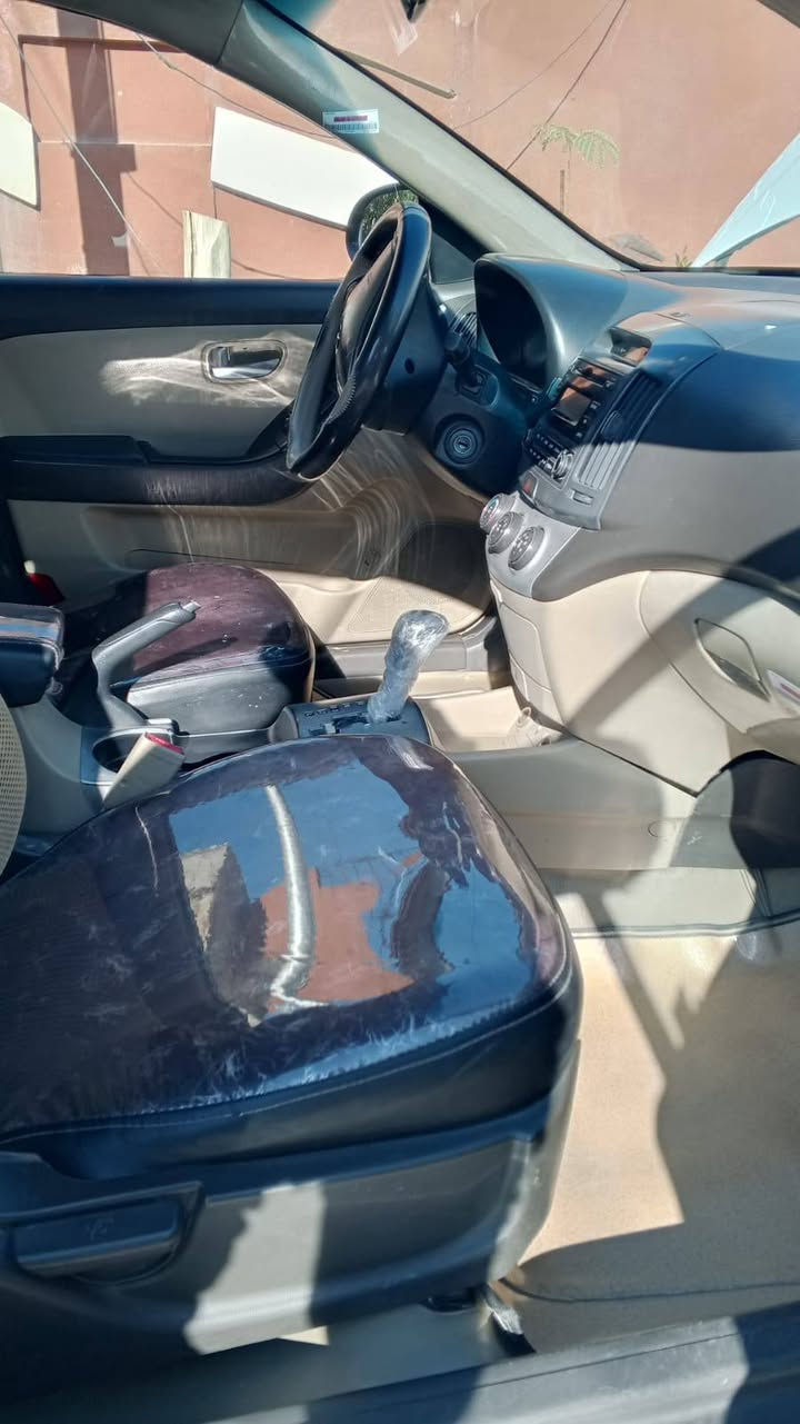 النترا تكسي موديل 2010 محرك 1600 دگشن عالي رقم بغداد مكفولة من الضربة السيارة كبس شركة كلين
تدفئة تبريد شرط 
محرك  وگير شرط 
وين ماتريد اترايك 
تخم تايرجديد؟؟ دوشمة جديدة كاملة حتى الصندق
كهربائيّة السيارة خير من الله  ؟ اشاير بالمري 
السيارة ماناقصة اي شيء جاهزة بالكامل
السعر 120$ وبيهامجال بسيط 
***********
***********
 المكان موصل حي الشيماء
